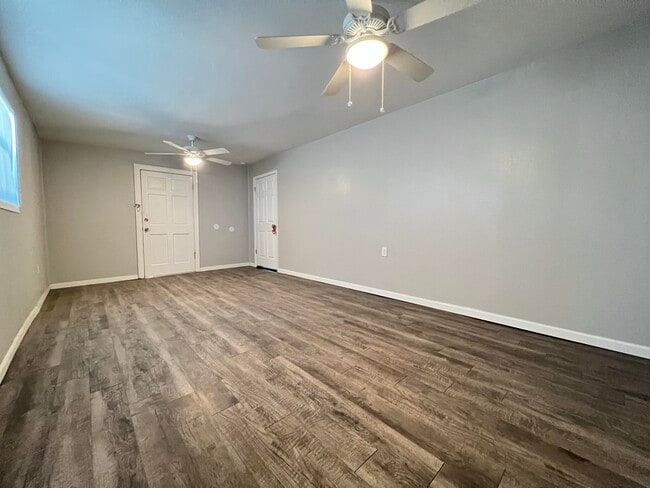 Building Photo - 408 Ramona Ave