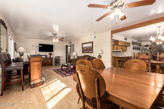 Building Photo - 6419 E Cactus Rd