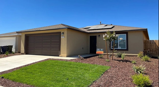 Building Photo - Two weeks free rent  "Spacious 4-Bedroom Haven with 2 Full Baths in Merced – Your Dream Home Awai...