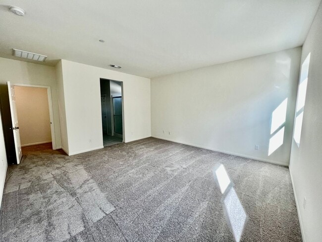 Building Photo - Recently built SINGLE STORY 4 bed, 2 bath, plus office - Riverside