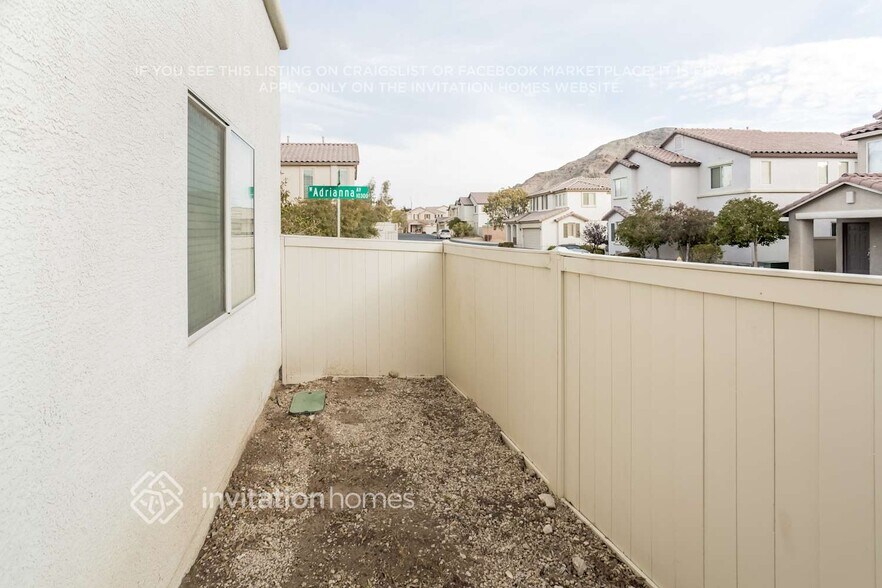 Building Photo - 10325 Adrianna Ave