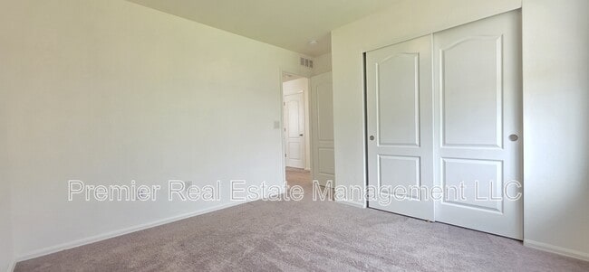 Building Photo - 15139 Chicago St