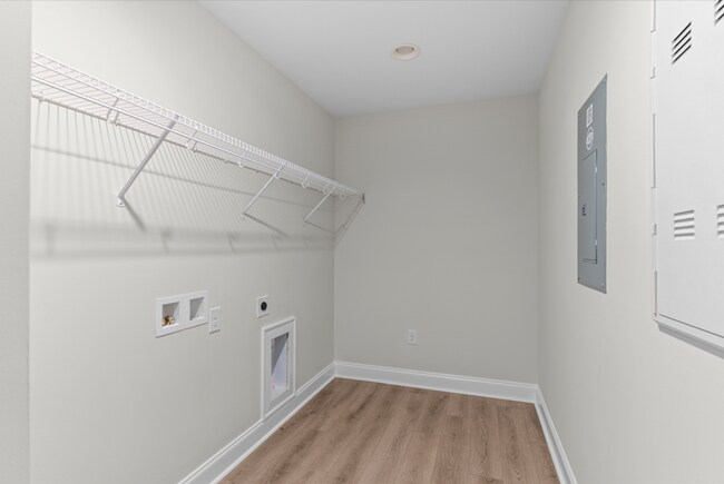 Building Photo - 214 Clifton Dr
