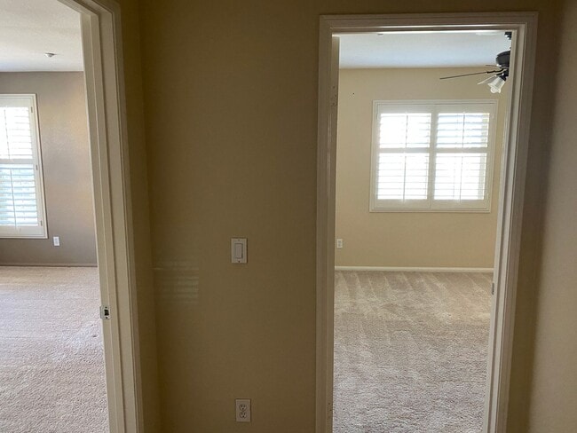 Building Photo - Beautiful Townhouse in Escala