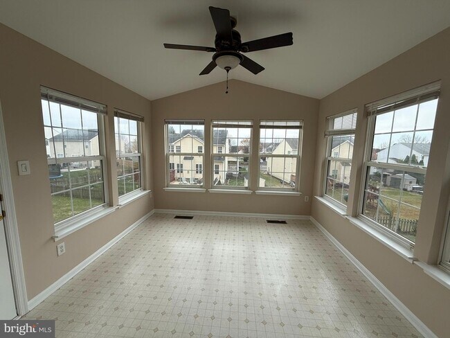 Building Photo - 2165 Cottonwood Ln