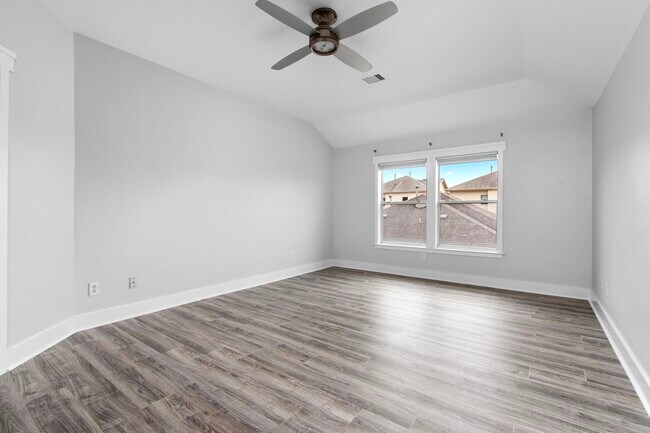 Building Photo - 1213 Nagle St