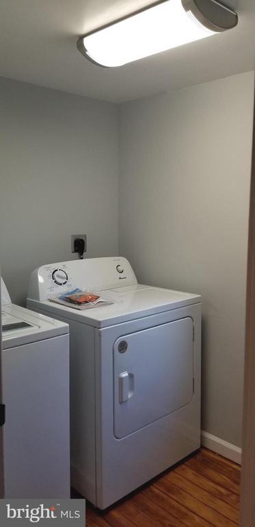 Building Photo - 473 Freemont St