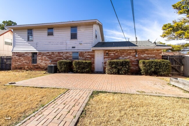 Building Photo - 4653 Balboa Dr