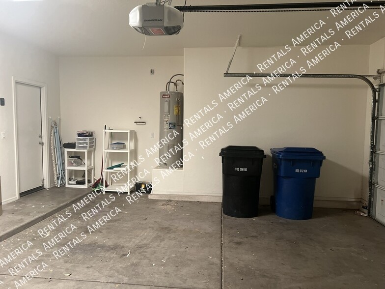 Building Photo - 17518 W Lisbon Ln