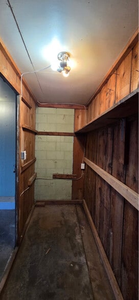 Building Photo - 804 W Cherry Ave