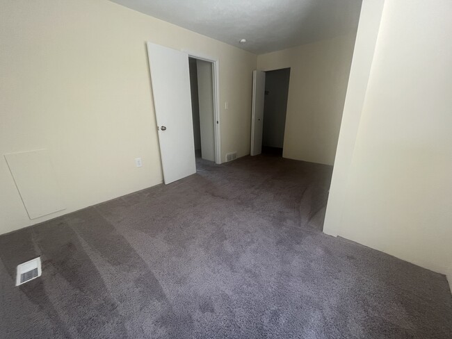 Building Photo - 38365 North Ln