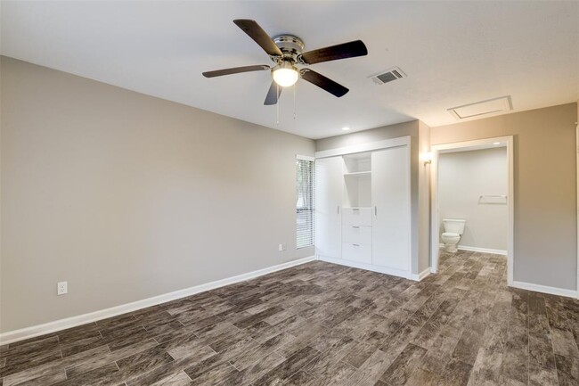 Building Photo - 3491 Balboa Cir