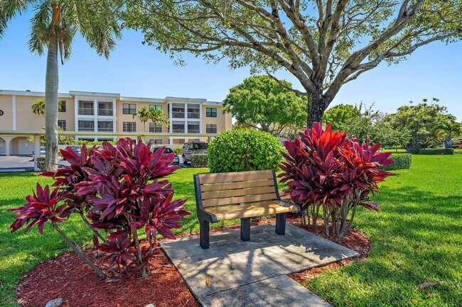 Building Photo - 300 N Hwy A1A
