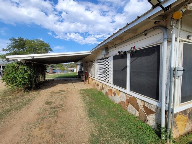 Building Photo - 161 Alexander Dr