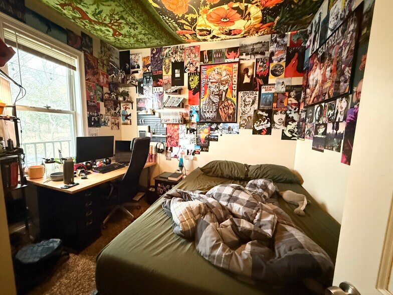 Building Photo - 12 Bickford Ave