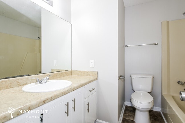Building Photo - 625 Hampton Cir