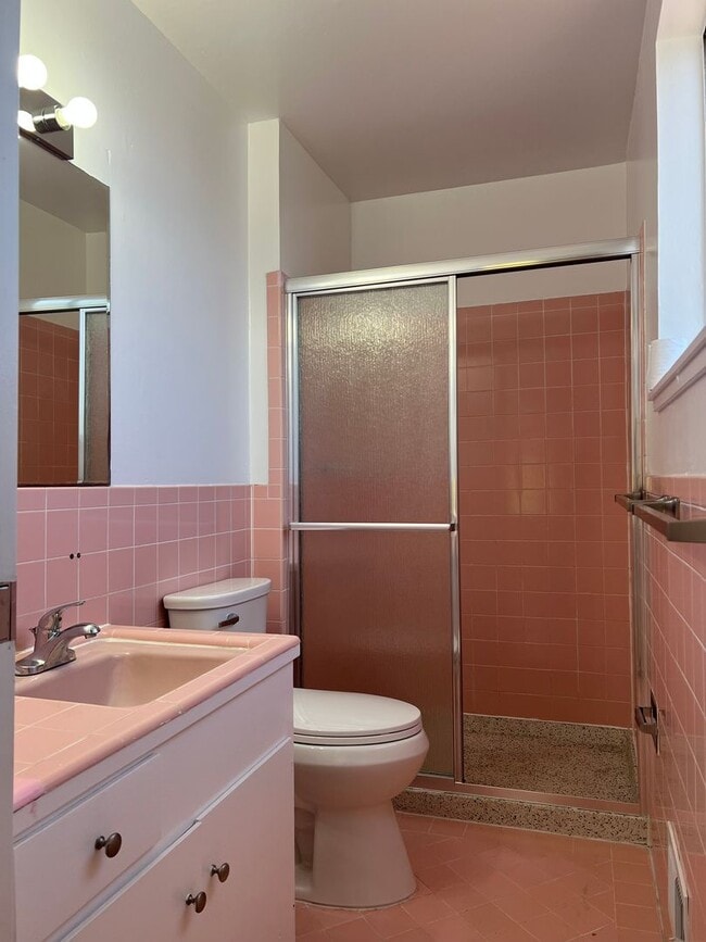Building Photo - Daly City Home 4Bed 3 Ba