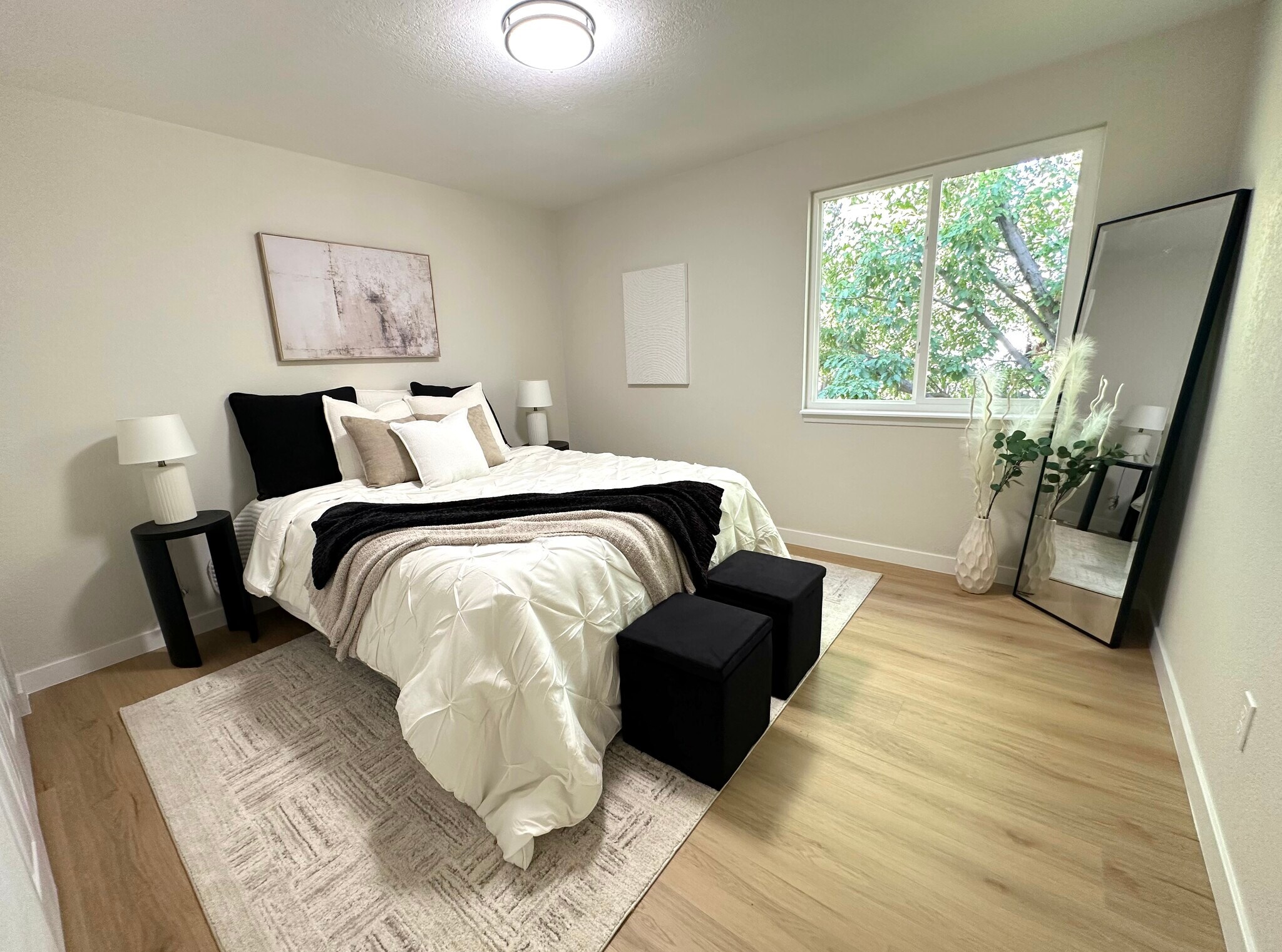 Building Photo - 140 Judson St