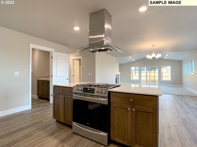 Building Photo - A Must see Hermiston Home!!