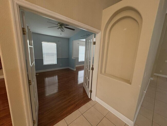 Building Photo - 6117 Whimbrelwood Dr