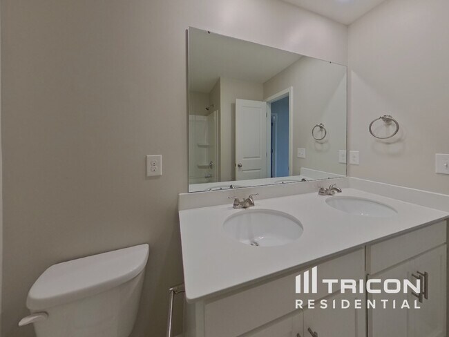 Building Photo - 533 Elmwood Pond Ct