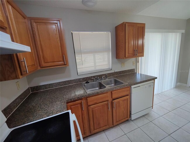 Building Photo - 759 Maderia Ct