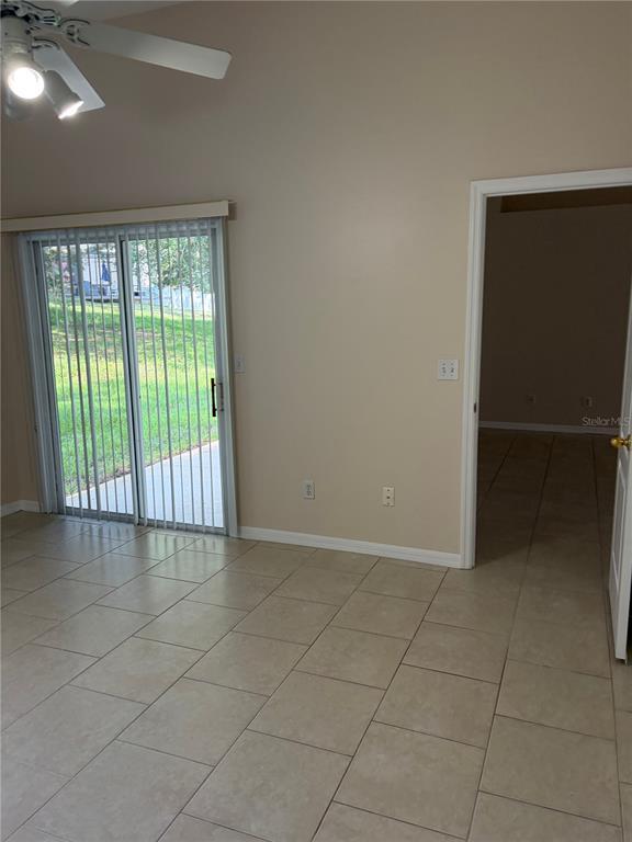 Building Photo - 985 Scenic View Cir