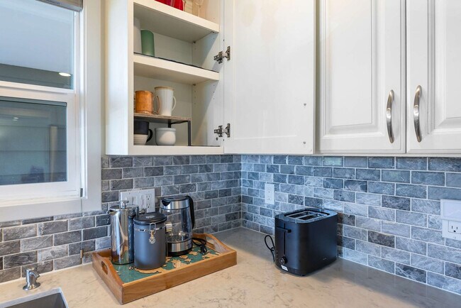 Building Photo - 9024 40th Ave SW