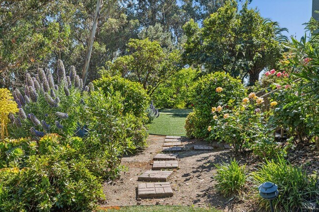 Building Photo - 32 Marin Bay Park Ct