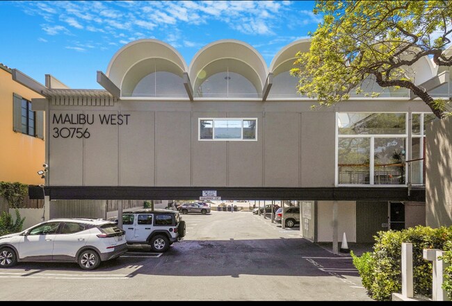 Building Photo - 6216 Paseo Cyn Dr