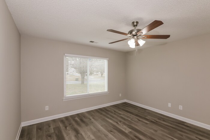 Building Photo - 4936 Aldersbrook Dr