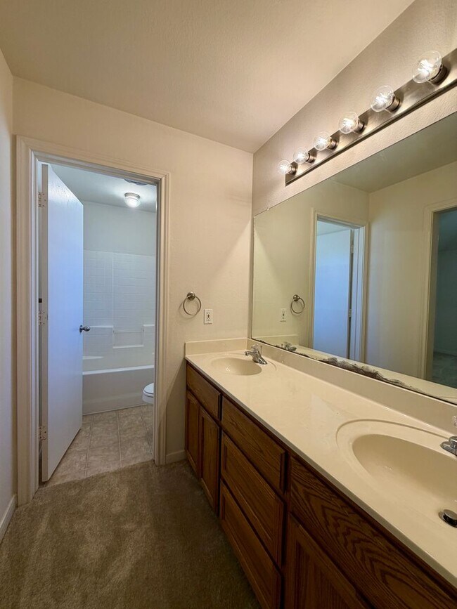 Building Photo - 630parkl