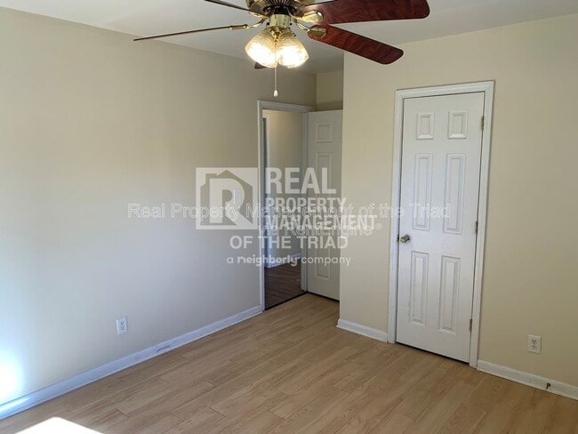 Building Photo - 903 E Bragg St