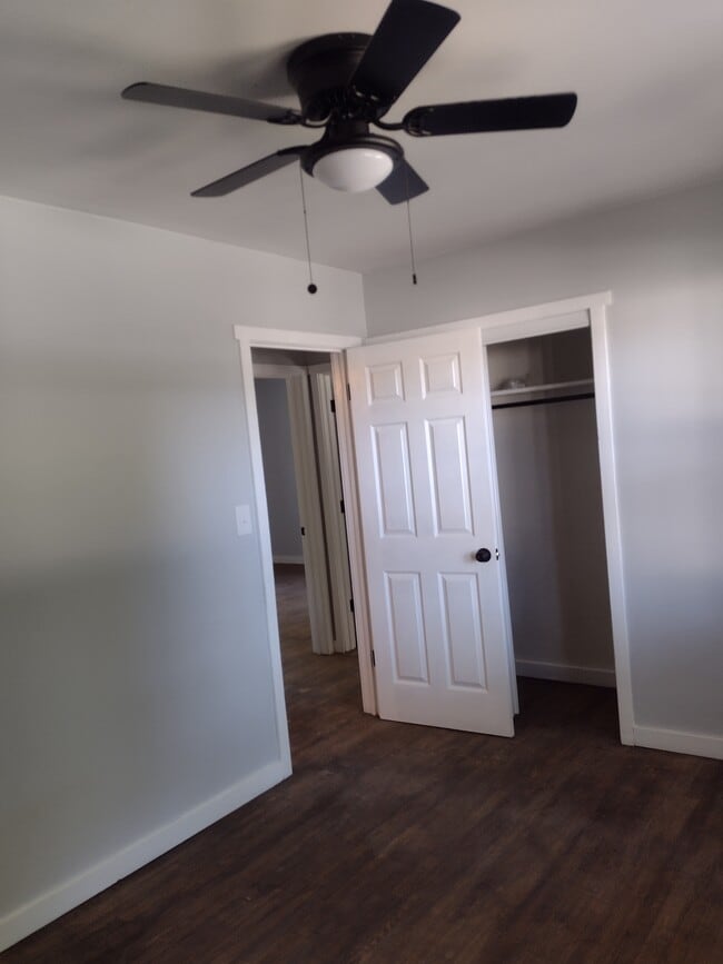 Building Photo - 2525 Deerfield Dr