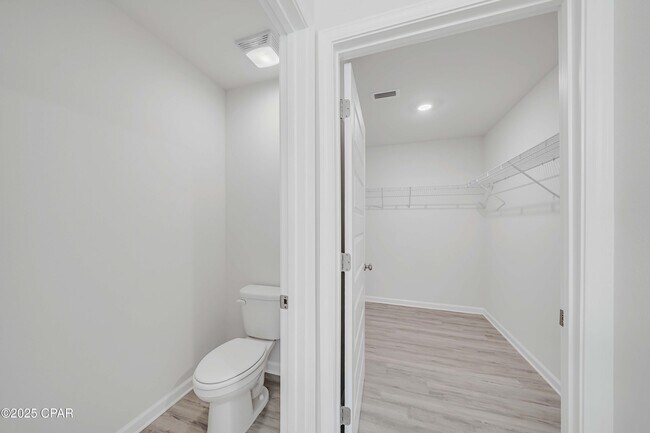 Building Photo - 2304 Aquarius Dr