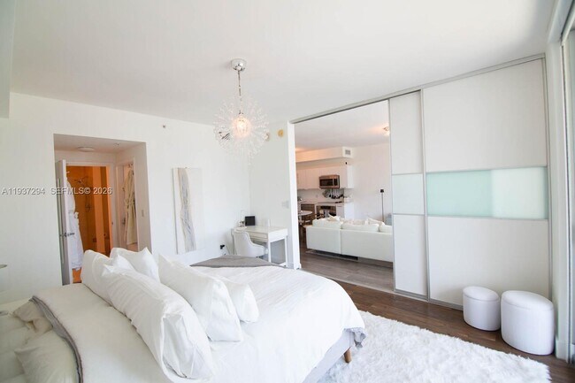 Building Photo - 90 SW 3rd St