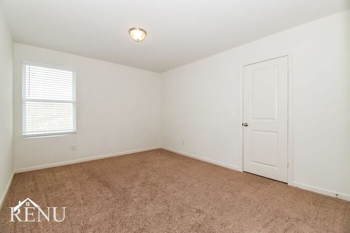 Building Photo - 6005 Mojave Dr