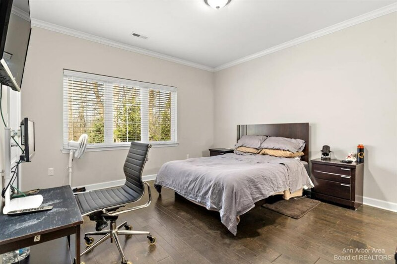 Building Photo - 5570 Arbor Chase Dr