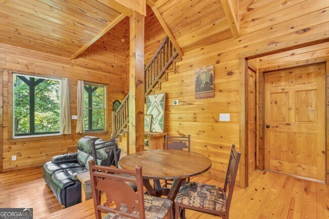 Building Photo - 417 Hickory Ridge Dr