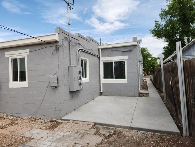 Building Photo - 309 Marion Ave