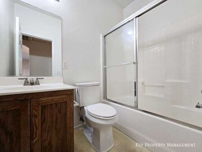 Building Photo - 4005 Pepper Thorn Ave