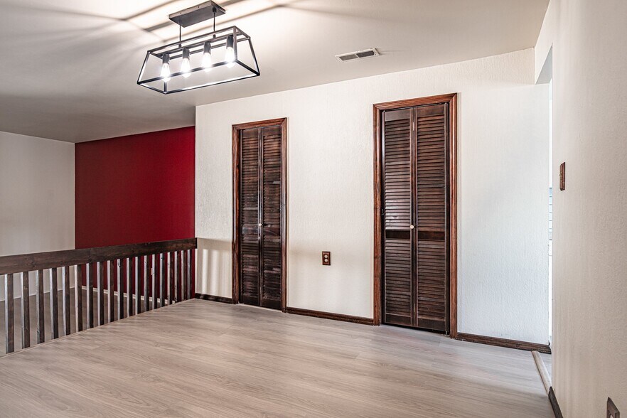Building Photo - 1026 Fox Run