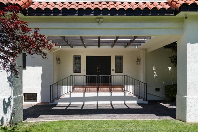 Building Photo - 832 Highland Dr