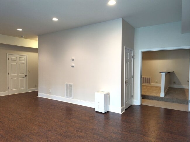 Building Photo - Stunning 2 Story, 4 Bedroom, 4.5 Bath Home Located in the Bridgemill Community in SC!