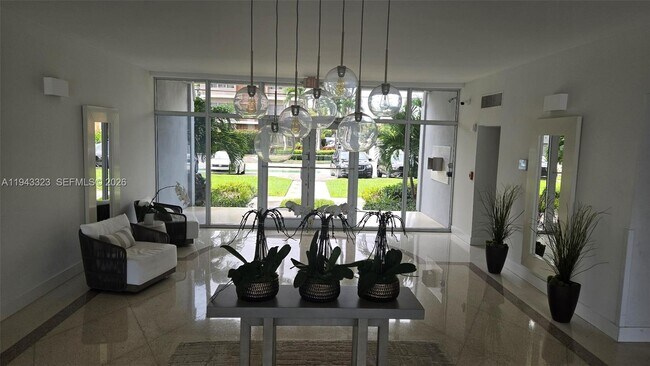 Building Photo - 9381 E Bay Harbor Dr