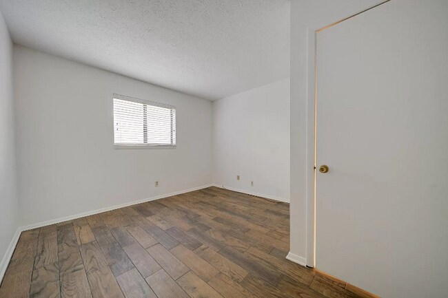 Building Photo - 5304 Edmondson Pike