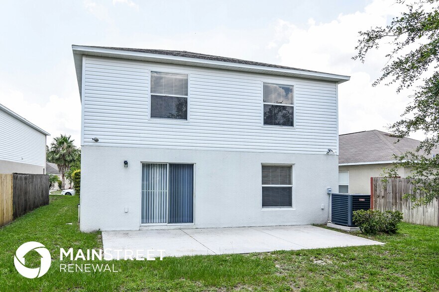 Building Photo - 2037 Whispering Trails Blvd