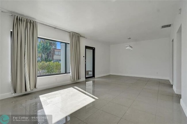 Building Photo - 775 81st St