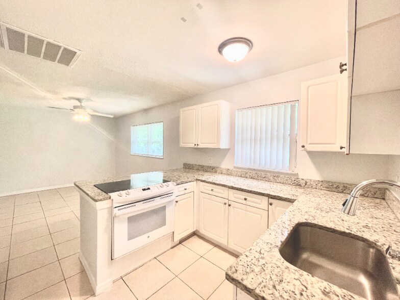 Building Photo - 1813 Grimke Ave