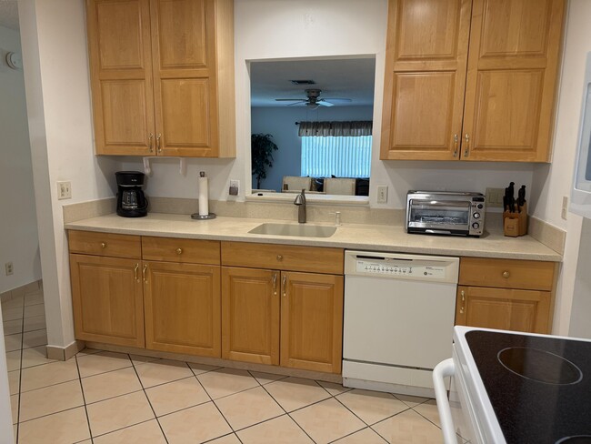 Building Photo - 14648 Bonaire Blvd